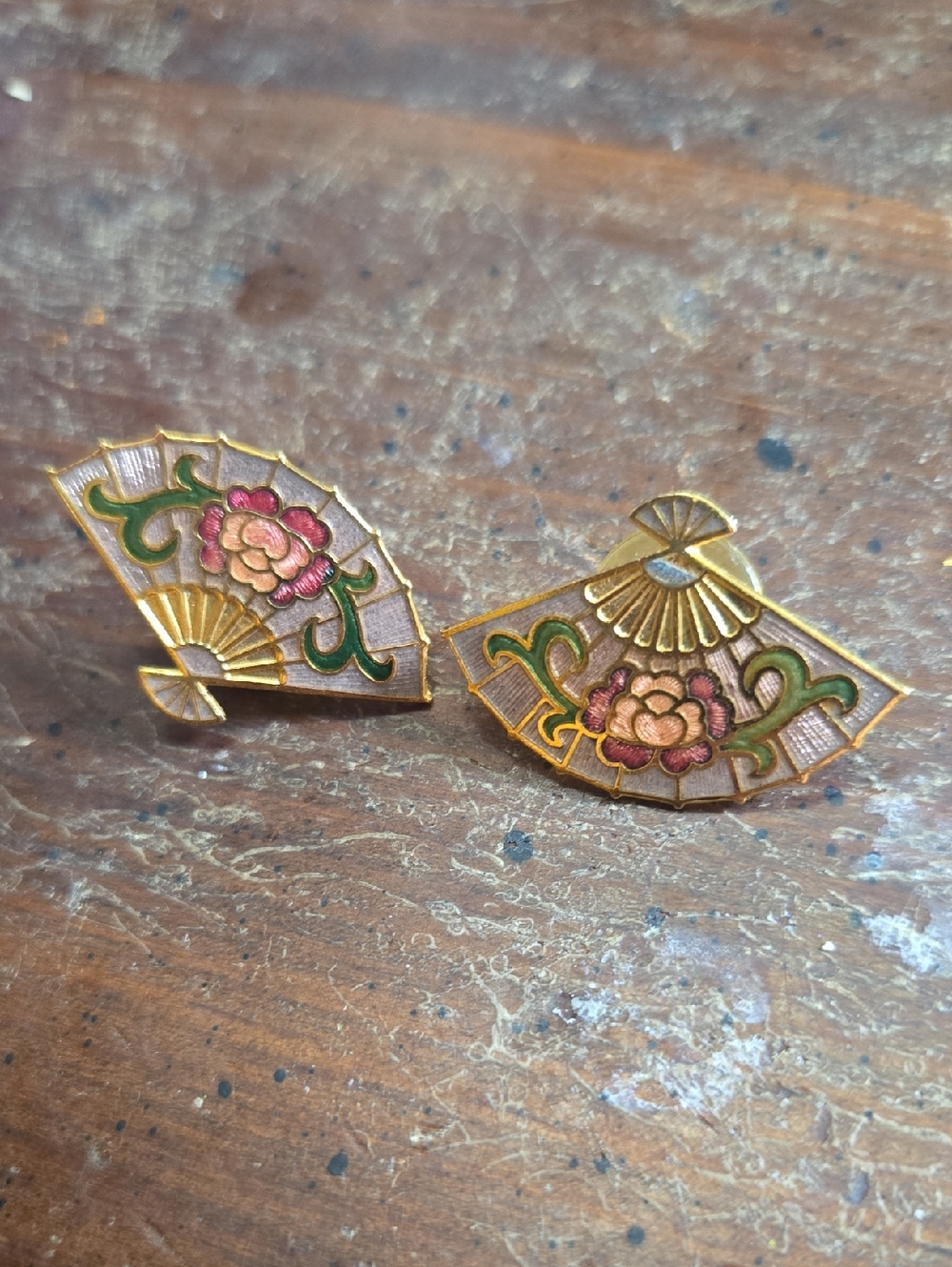 Vintage 80s Gold Tone Fan Floral Cloisonné Earrings - Green & Purple